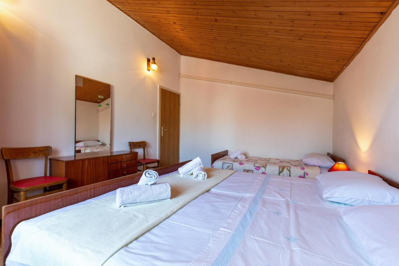 Apartments And Room Pergola Rovinj Eksteriør bilde